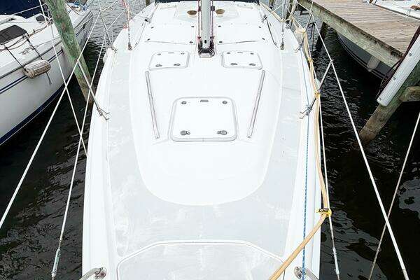 Photo of the 2002 Hunter 380 "CAROLINA MOON"