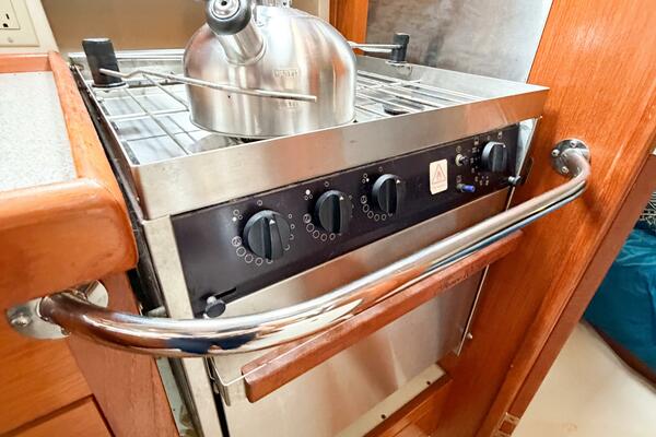 CAROLINA MOON 38ft Hunter Yacht For Sale