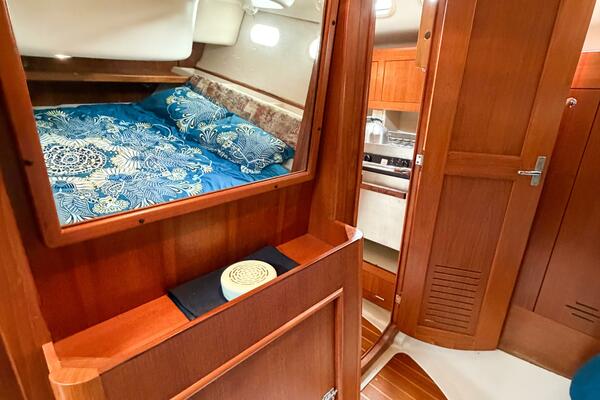 CAROLINA MOON 38ft Hunter Yacht For Sale
