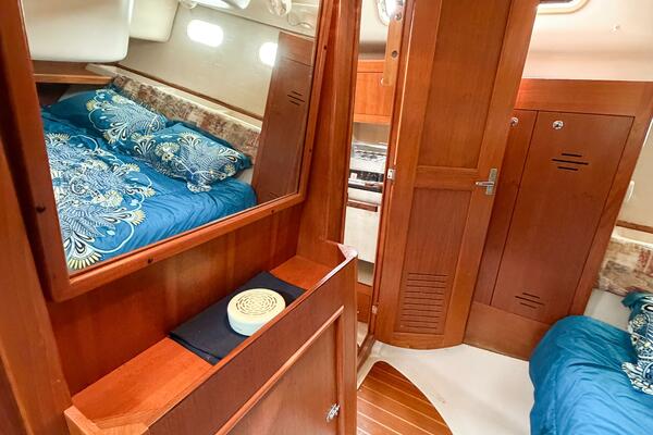 CAROLINA MOON 38ft Hunter Yacht For Sale