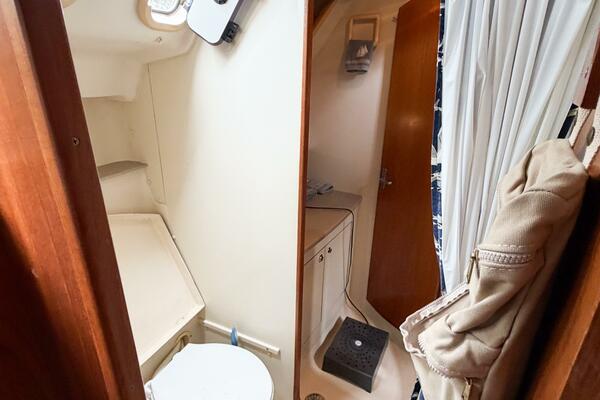 CAROLINA MOON 38ft Hunter Yacht For Sale