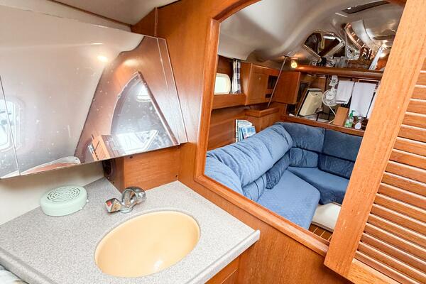 CAROLINA MOON 38ft Hunter Yacht For Sale