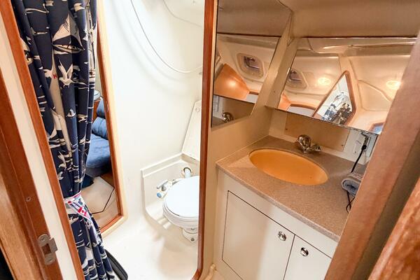 CAROLINA MOON 38ft Hunter Yacht For Sale