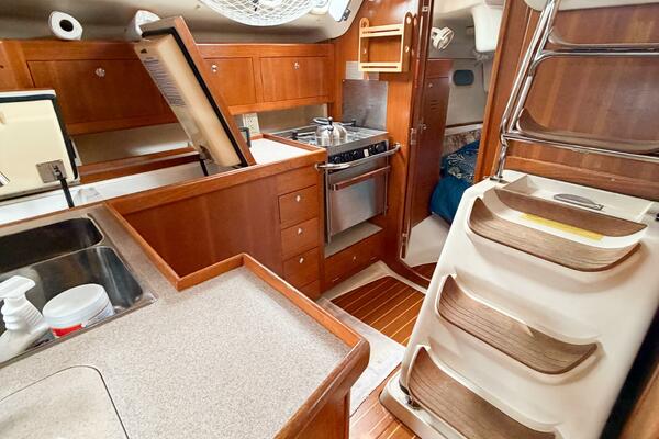 CAROLINA MOON 38ft Hunter Yacht For Sale