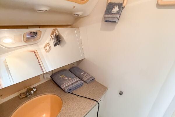 CAROLINA MOON 38ft Hunter Yacht For Sale