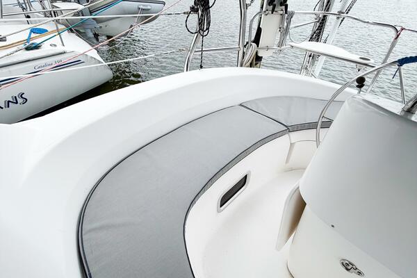 CAROLINA MOON 38ft Hunter Yacht For Sale