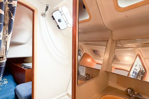 CAROLINA MOON 38ft Hunter Yacht For Sale