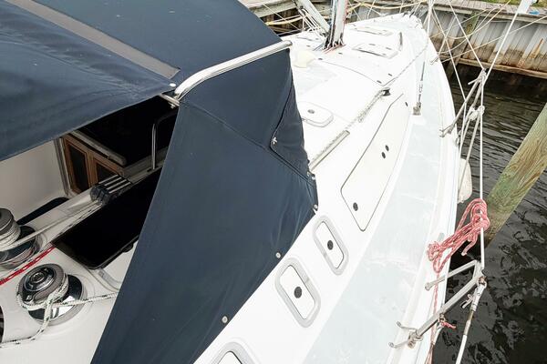 CAROLINA MOON 38ft Hunter Yacht For Sale