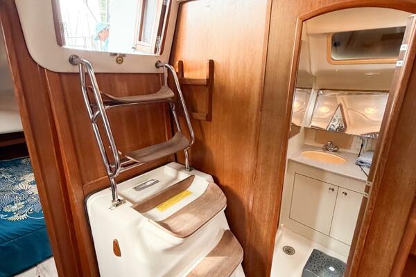 CAROLINA MOON 38ft Hunter Yacht For Sale