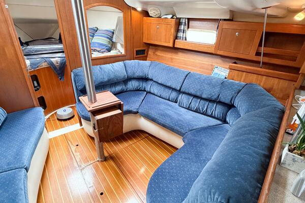 CAROLINA MOON 38ft Hunter Yacht For Sale