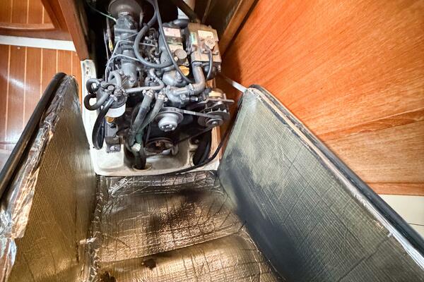 CAROLINA MOON 38ft Hunter Yacht For Sale