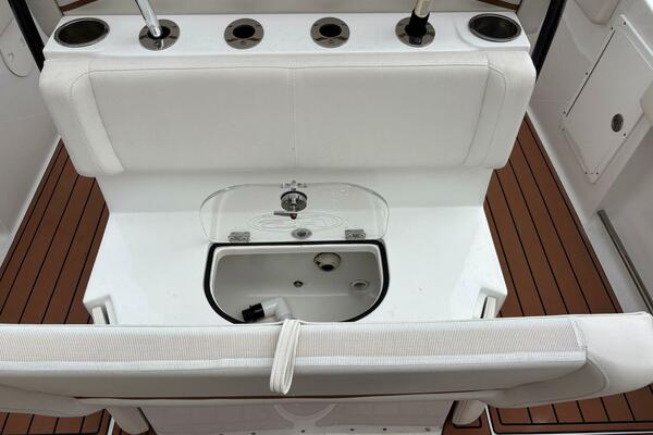 27ft Sea Hunt Yacht For Sale