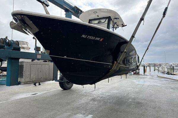 Photo of the 2022 Sea Hunt Ultra 275 SE