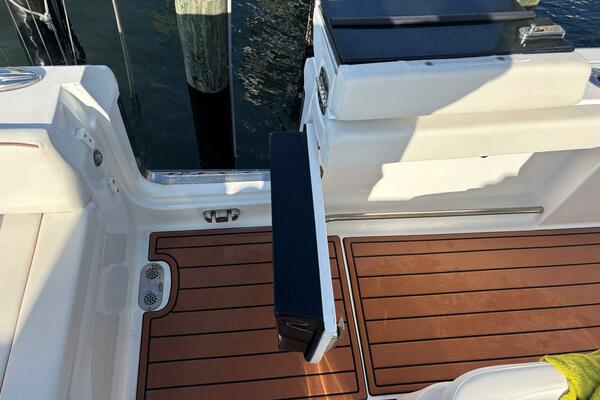 27ft Sea Hunt Yacht For Sale