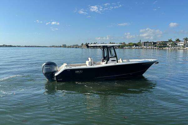 Photo of the 2022 Sea Hunt Ultra 275 SE