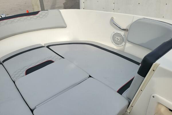 17ft Bayliner Yacht For Sale