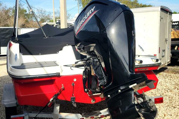 17ft Bayliner Yacht For Sale