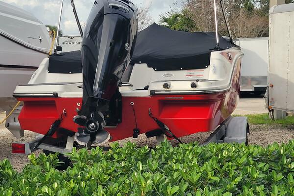 17ft Bayliner Yacht For Sale