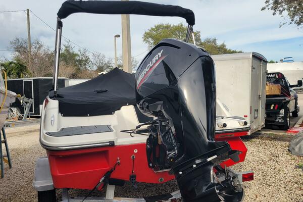 17ft Bayliner Yacht For Sale