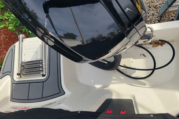 17ft Bayliner Yacht For Sale