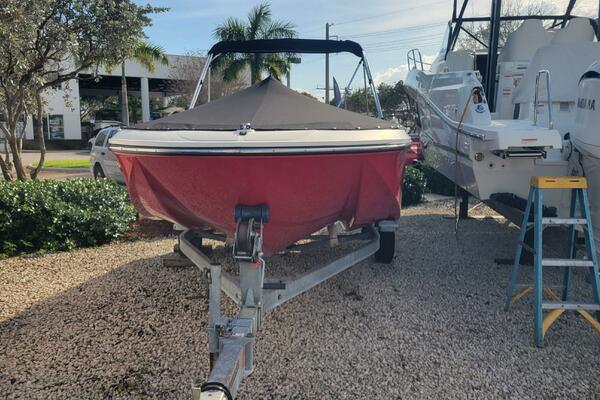 17ft Bayliner Yacht For Sale