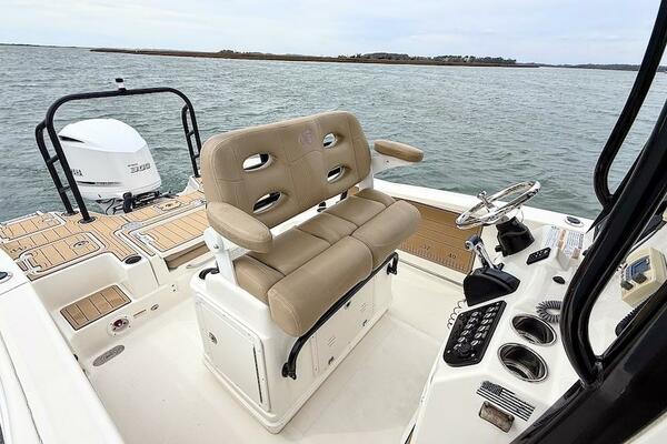 Feeln  Reel 25ft NauticStar Yacht For Sale