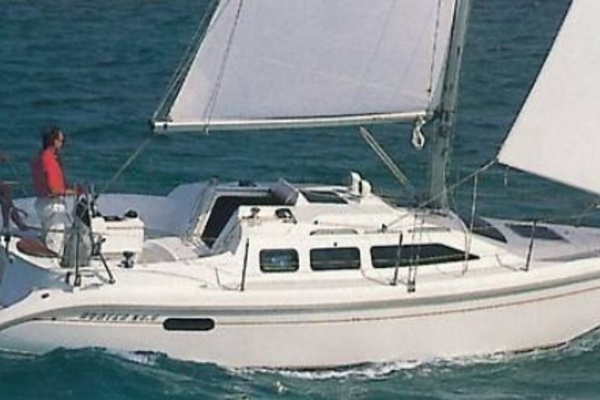 Neon Leon 30ft Hunter Yacht For Sale