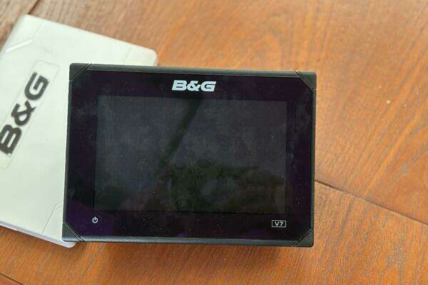 Photo of the 1995 Hunter 29.5 "Neon Leon"