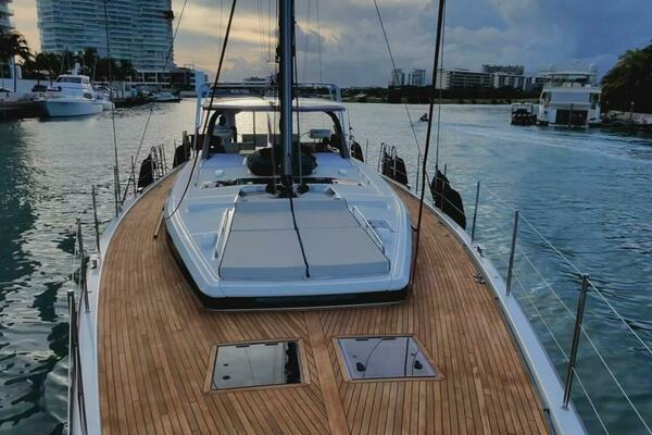 Dictador 62ft Beneteau Yacht For Sale