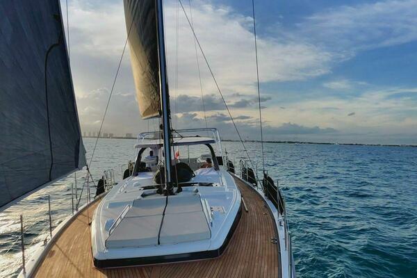 Dictador 62ft Beneteau Yacht For Sale