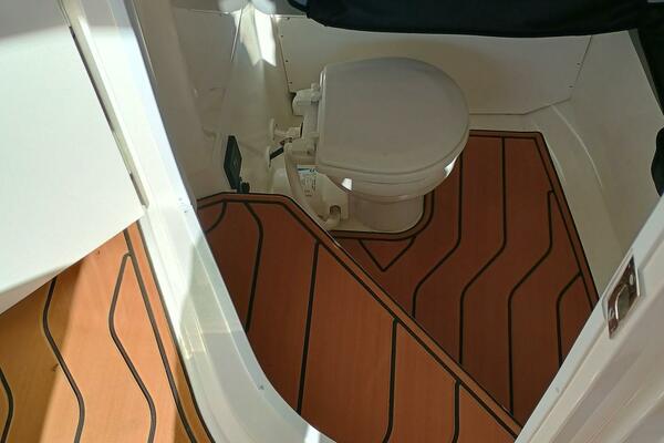 29ft Cobalt Yacht For Sale