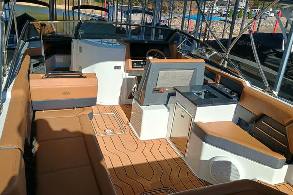 29ft Cobalt Yacht For Sale