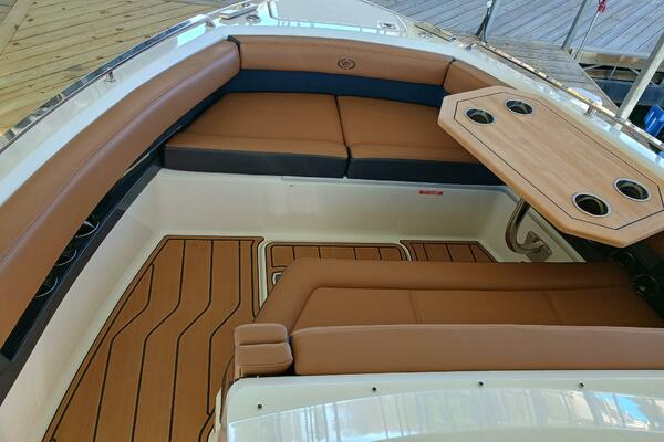 29ft Cobalt Yacht For Sale