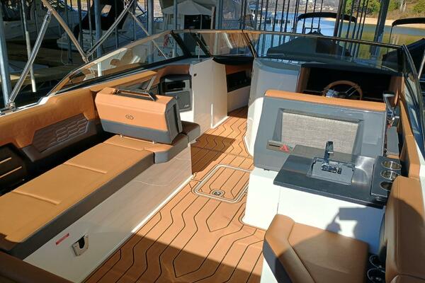 29ft Cobalt Yacht For Sale