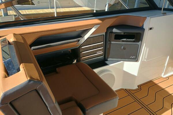 29ft Cobalt Yacht For Sale