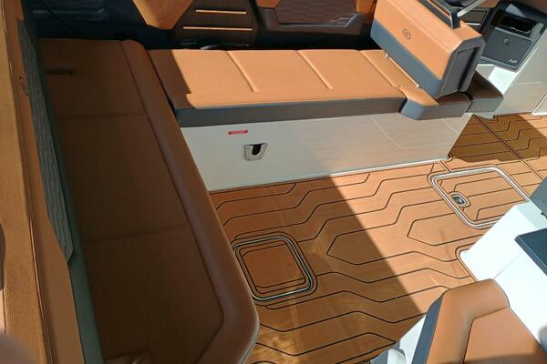 29ft Cobalt Yacht For Sale