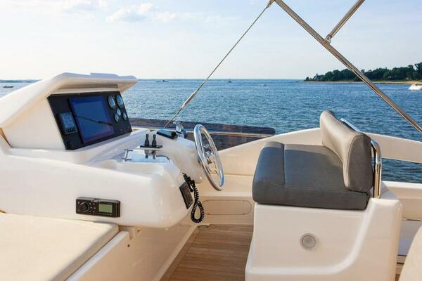 65ft Ferretti Yachts Yacht For Sale