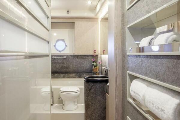 65ft Ferretti Yachts Yacht For Sale