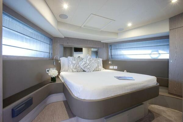 65ft Ferretti Yachts Yacht For Sale