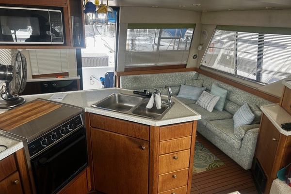 Lone Eagle 39ft Bayliner Yacht For Sale
