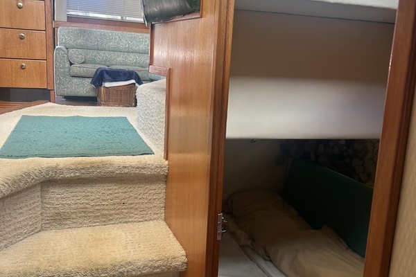 Lone Eagle 39ft Bayliner Yacht For Sale