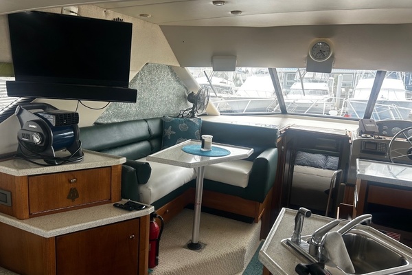 Lone Eagle 39ft Bayliner Yacht For Sale
