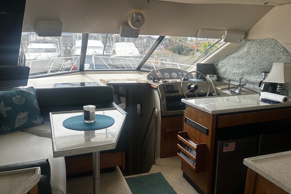 Lone Eagle 39ft Bayliner Yacht For Sale