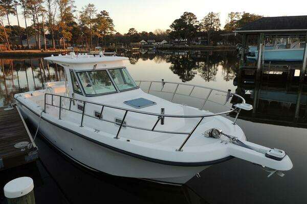Photo of the 2008 True World Marine TE2810 "Smooth Operator"