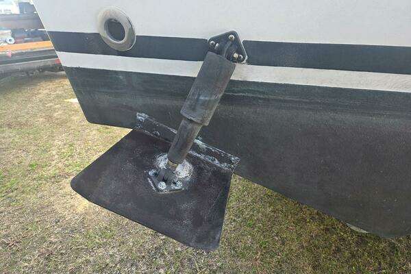 Photo of the 2008 True World Marine TE2810 "Smooth Operator"