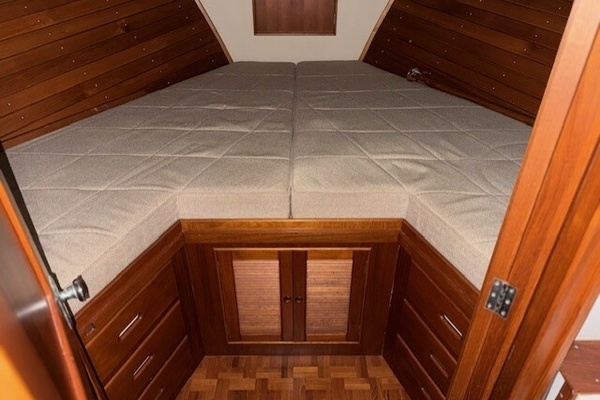 Fwd stateroom