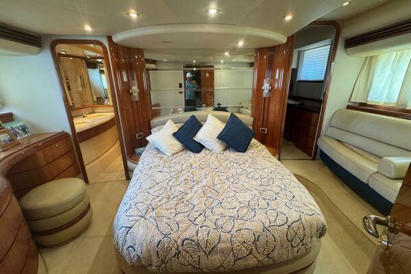 68ft Azimut Yacht For Sale