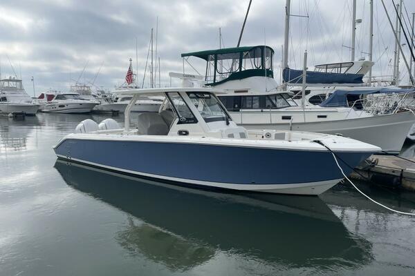 32ft Pursuit Yacht For Sale
