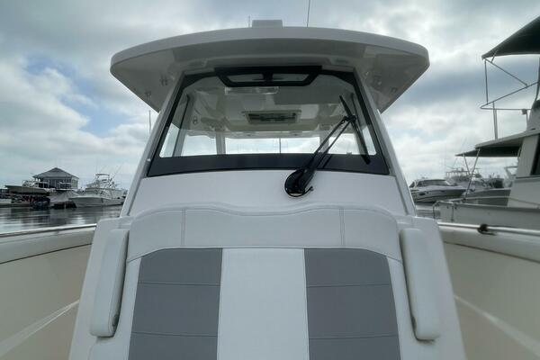 32ft Pursuit Yacht For Sale