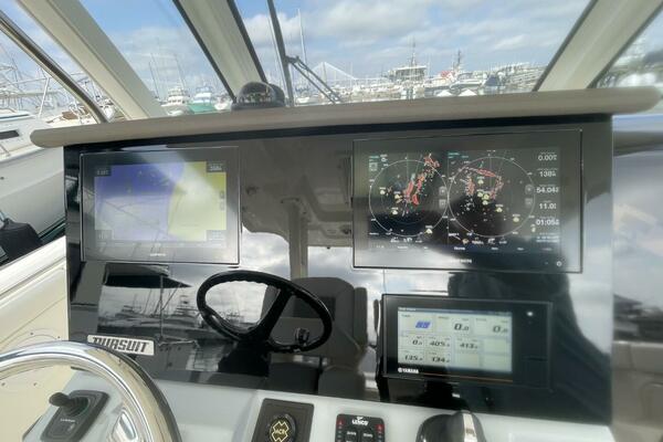 32ft Pursuit Yacht For Sale